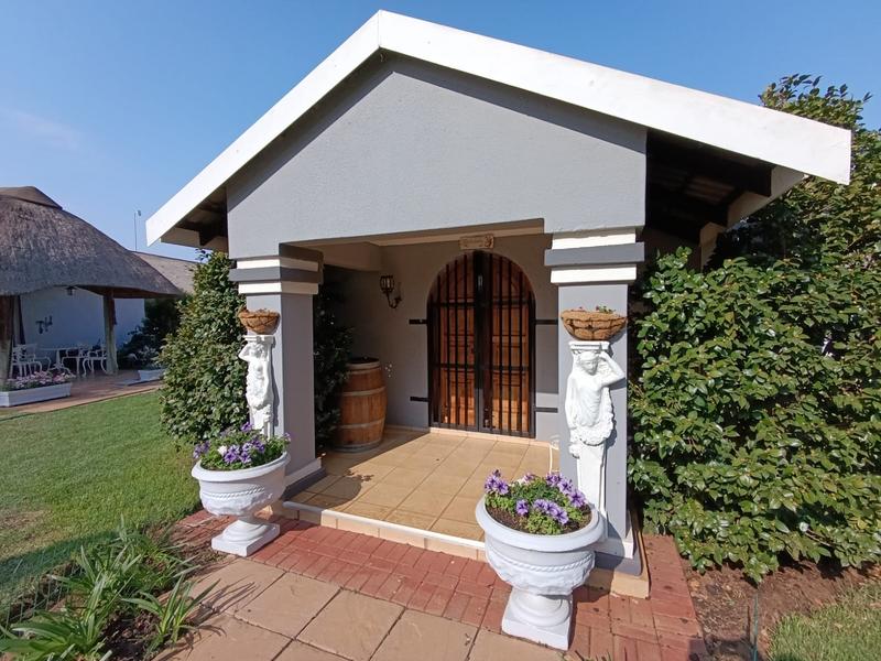 4 Bedroom Property for Sale in Middelburg Eastern Cape